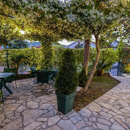 Apartmani Bijelic Hn Херцег-Нови Экстерьер фото